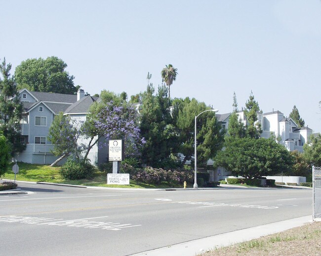 Building Photo - 1501 N Brea Blvd