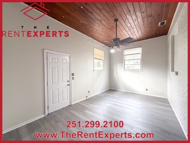 Building Photo - 3153 Kendale Dr