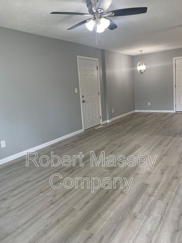 Building Photo - 2815 Joan Ave