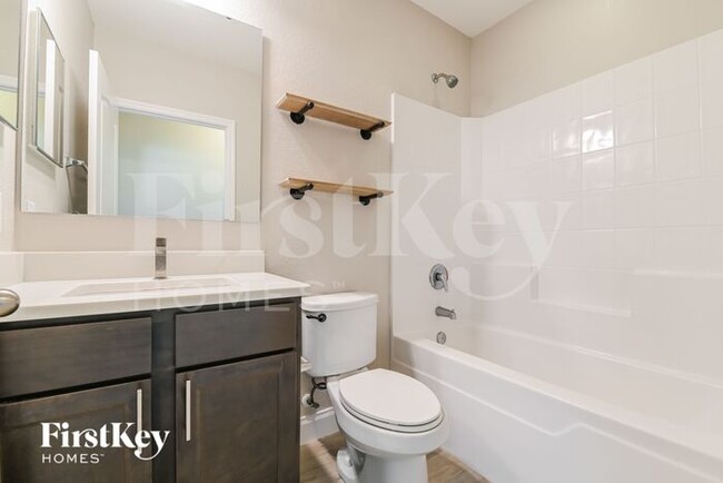 Building Photo - 1215 SW 11th Pl