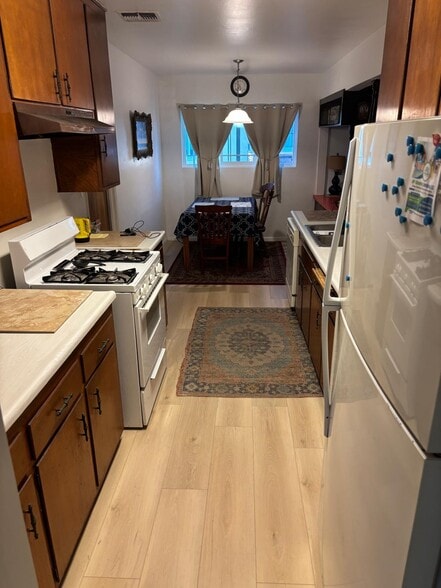 Building Photo - 15514 Flatbush Ave