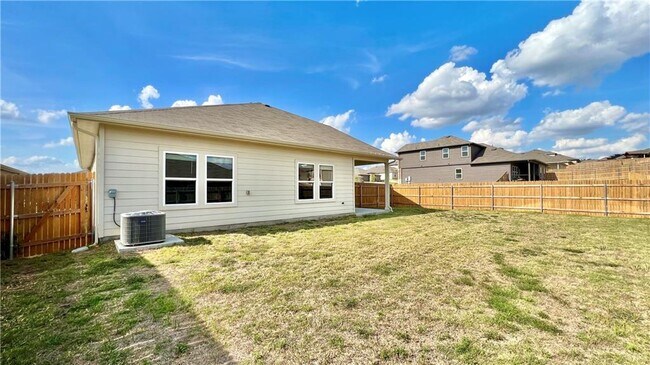 Building Photo - 5913 Shanjia Dr