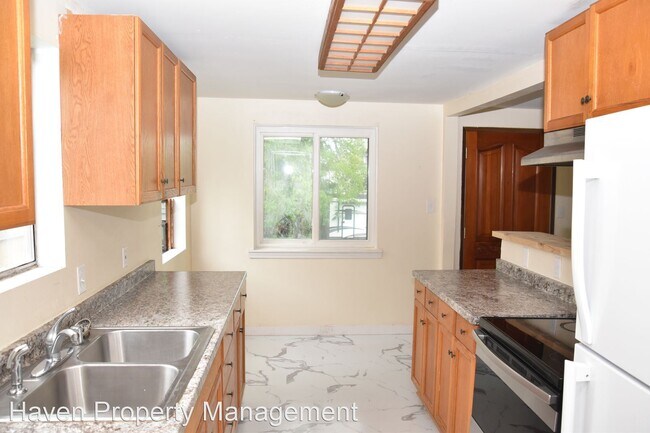 Building Photo - 3 br, 2 bath House - 1731 S 42nd St