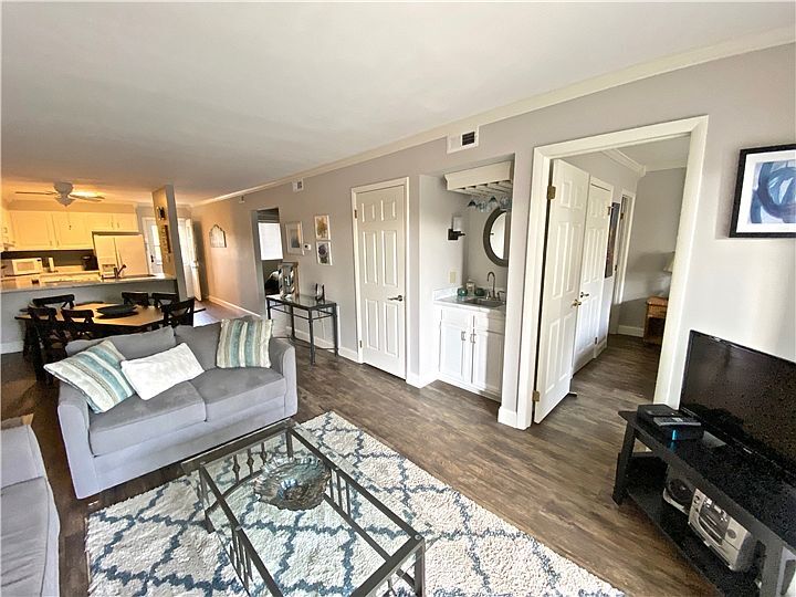 Building Photo - 200 Henlopen Sta