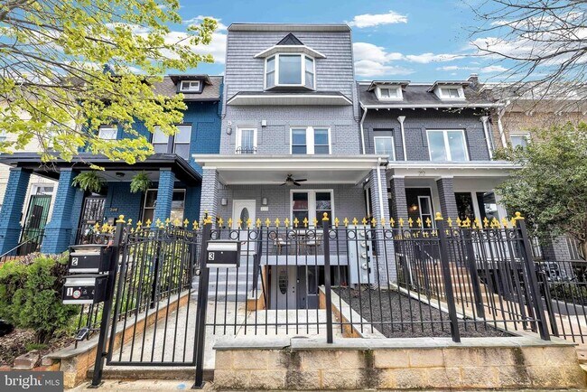 Primary Photo - 210 Upshur St NW