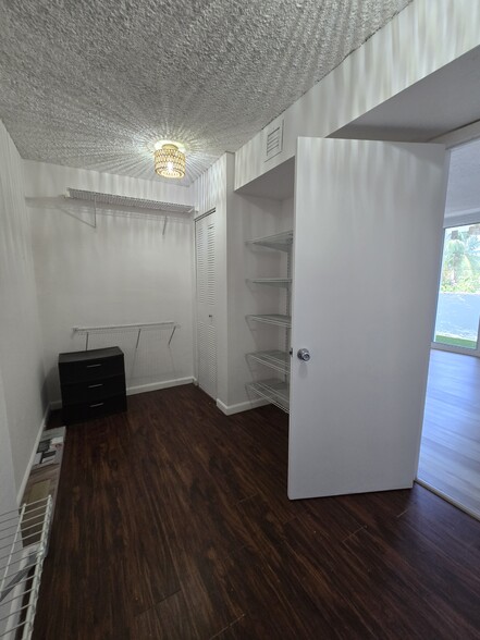 Building Photo - 7900 Tatum Waterway Dr