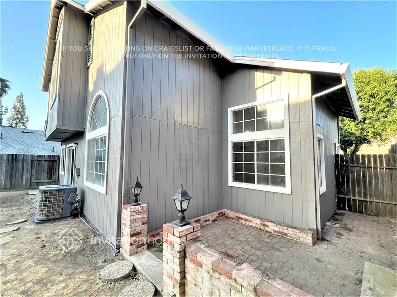 Building Photo - 8323 Lonely Hill Way