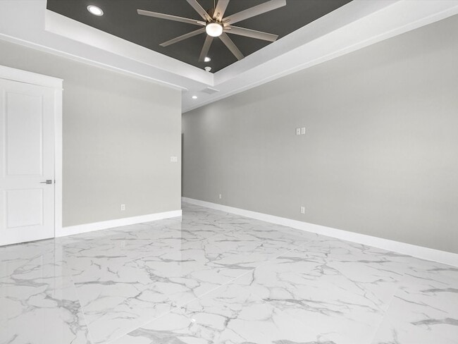 Building Photo - 3135 Kermes Dr