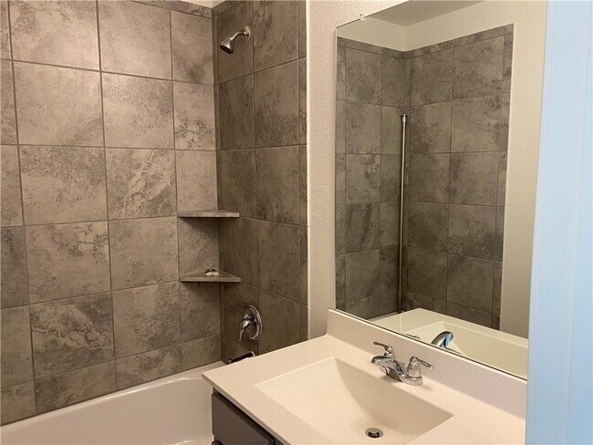 Building Photo - 128 Calomel Trl