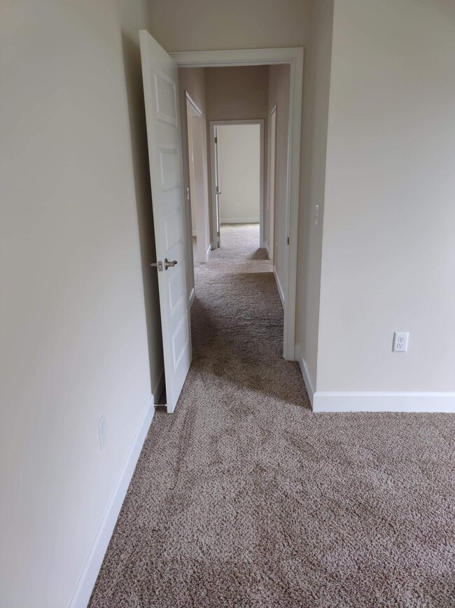 Building Photo - 809 Chestnut Dr