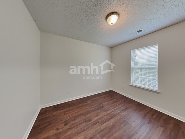 Building Photo - 125 Everett Park Dr