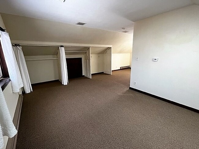 Building Photo - 305 N Chipmunk Cir