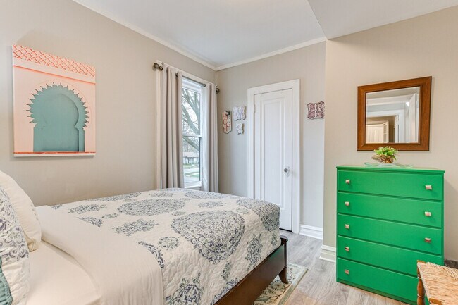 Building Photo - 1538 Fowler Ave