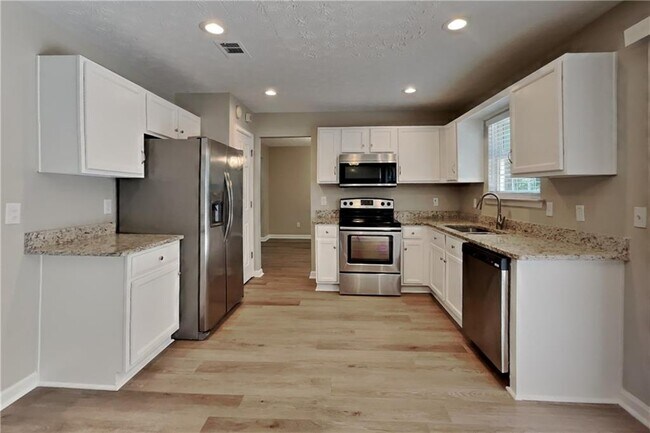 Building Photo - 3100 Evergreen Eve Crossing