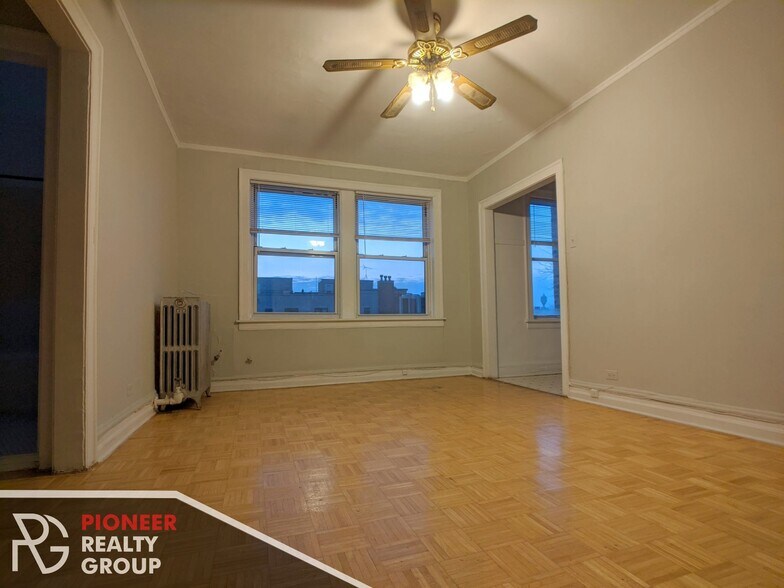 Building Photo - 705 W Belmont Ave