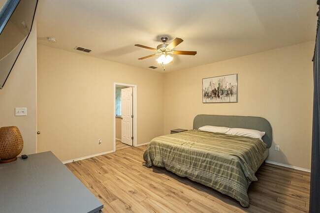 Building Photo - 11234 Sierra Gorda Dr