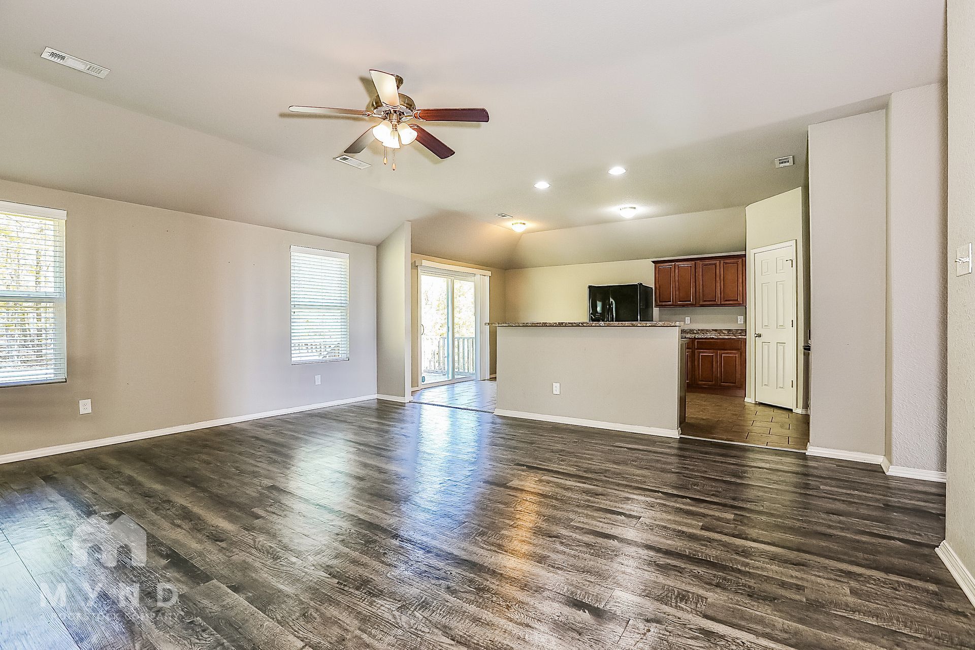 Building Photo - 2001 Honeycomb St