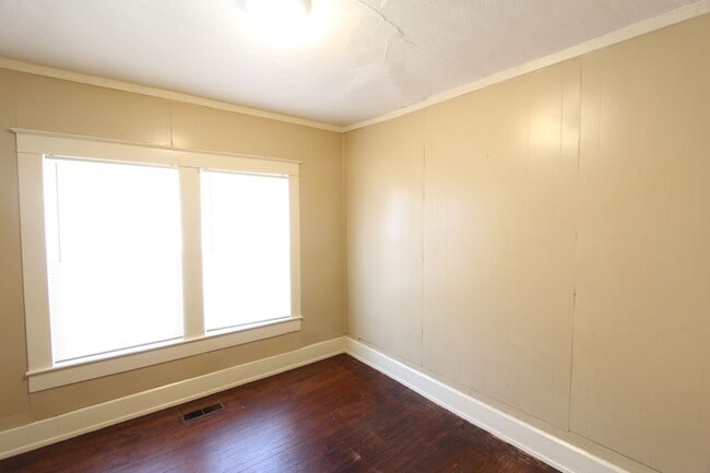 Building Photo - New On The Market with Fresh Updates!! Better Hurry!!