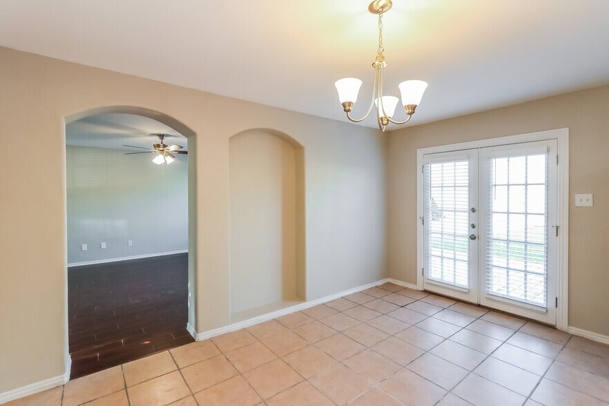 Building Photo - 5505 Rio Sabinas St