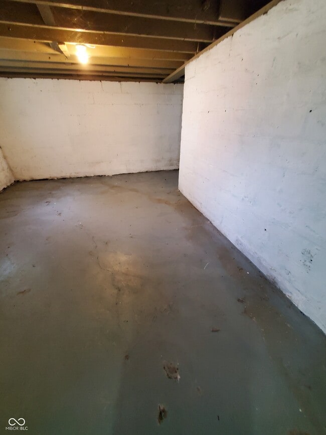 Building Photo - 404 N Riley Ave