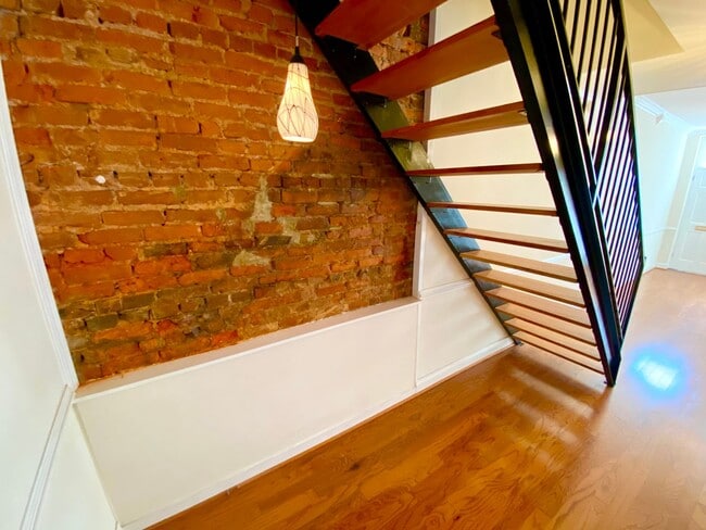 Building Photo - Charming 2 Bedroom/ 1.5 Bathroom Townhome in Fells Point Home w/ Private Patio!