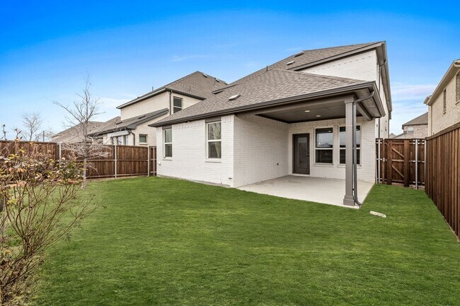 Building Photo - 1444 Kit King Dr