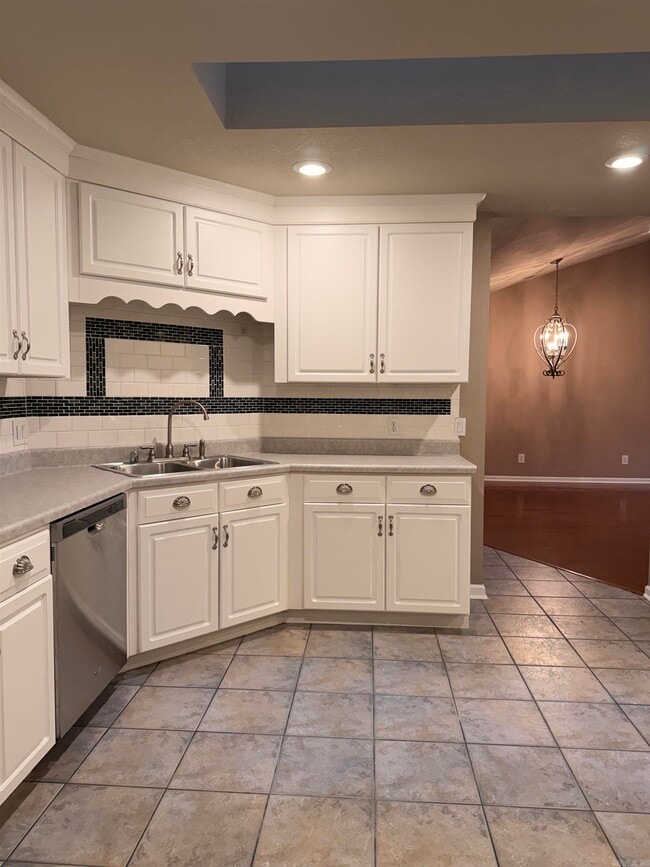 Building Photo - 31 Enclave Cir