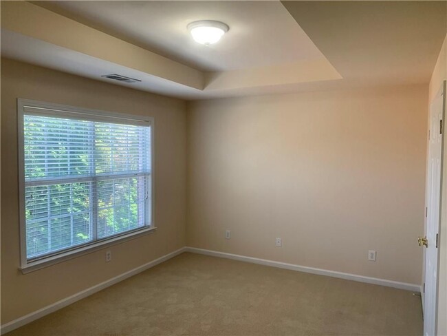 Building Photo - 599 Kandell Cove