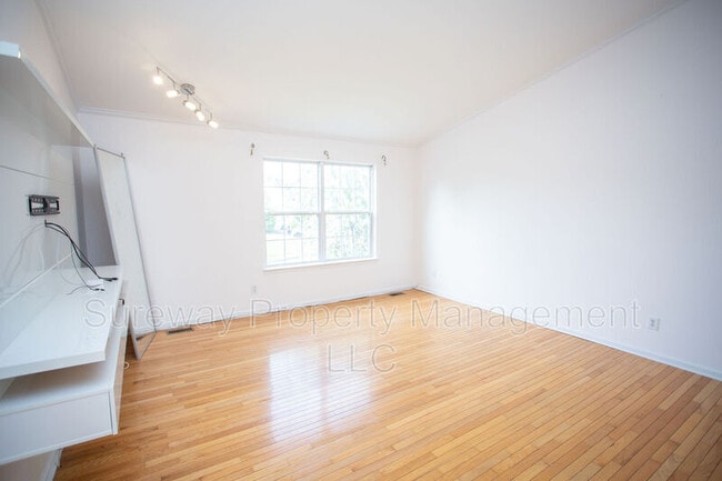 Building Photo - 712 Sage Hill Dr
