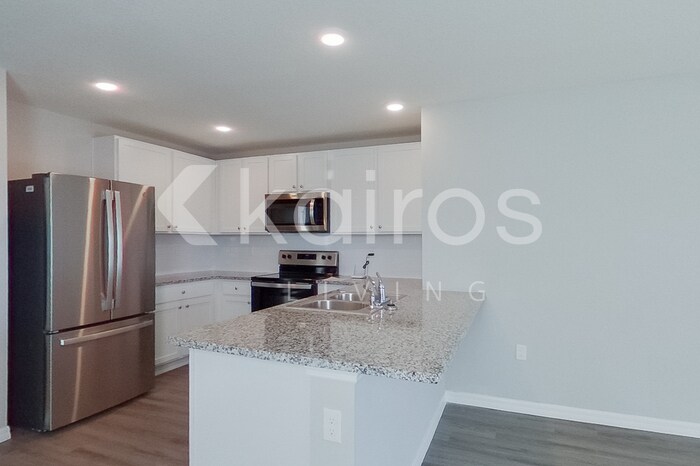 Building Photo - 8661 SW 43rd Ter