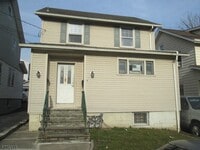 Building Photo - 2025 Ostwood Terrace