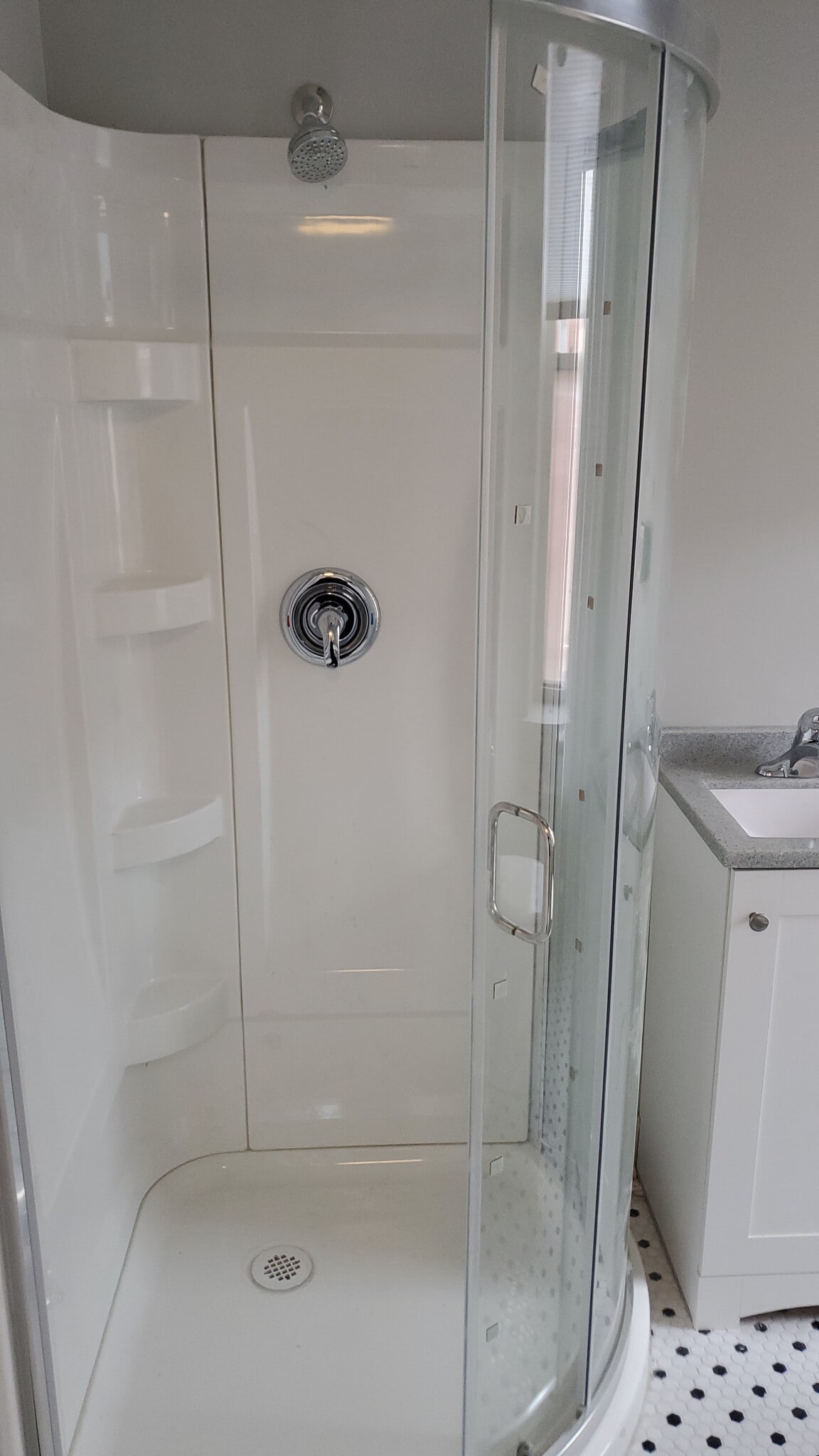 Building Photo - 432 N Milwaukee Ave