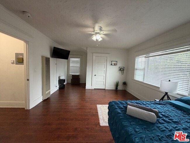 Building Photo - 2240 Crenshaw Blvd