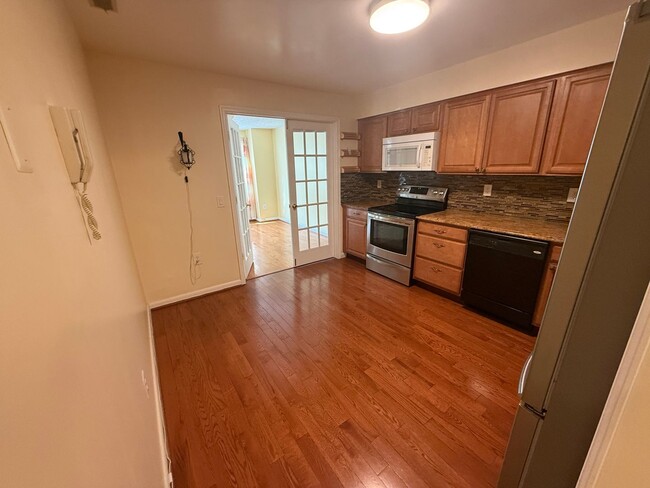 Building Photo - 2101 Woodbox Lane