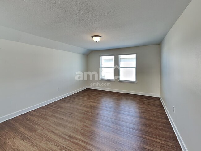 Building Photo - 347 Pine Terrace Dr
