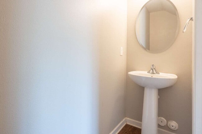 Building Photo - Available July 10th! Immaculate 3-Bedroom Home with Modern Updates