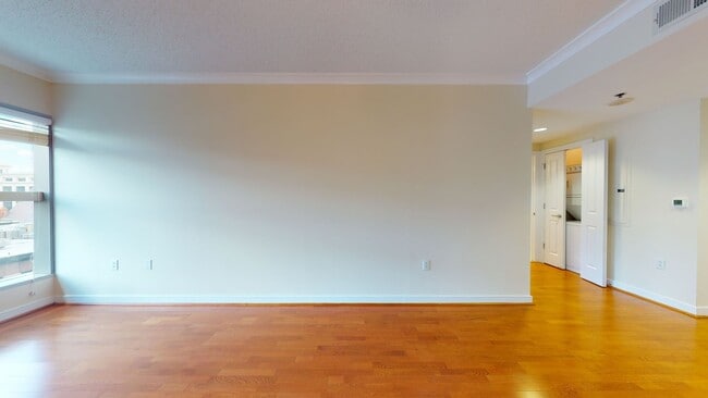 Building Photo - Chinatown 2 Bedroom 2 Bathroom In Amazing Centralized Building-Amenities Galore! Pets Welcomed!