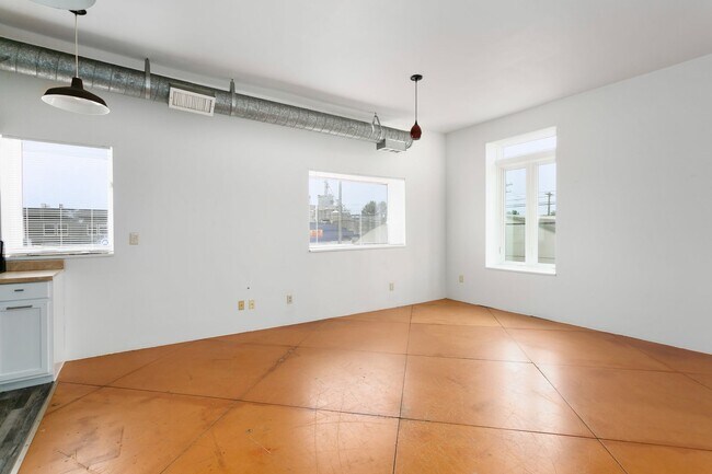 Building Photo - 5236-5240 South Tacoma Way