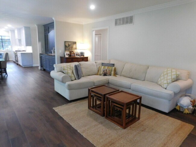 Building Photo - Beautiful Custom Unfurnished Home Located In Sea Pines Resort