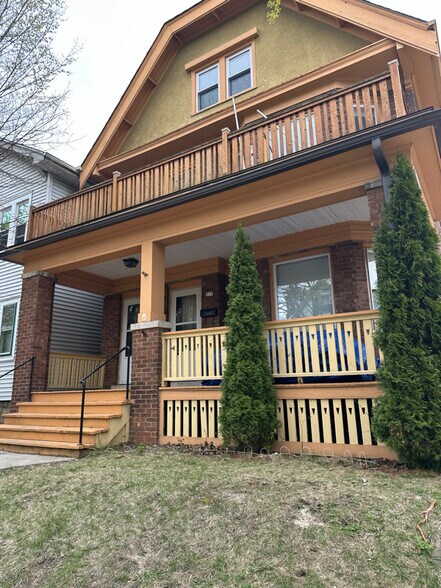 Primary Photo - 319 E Montana St