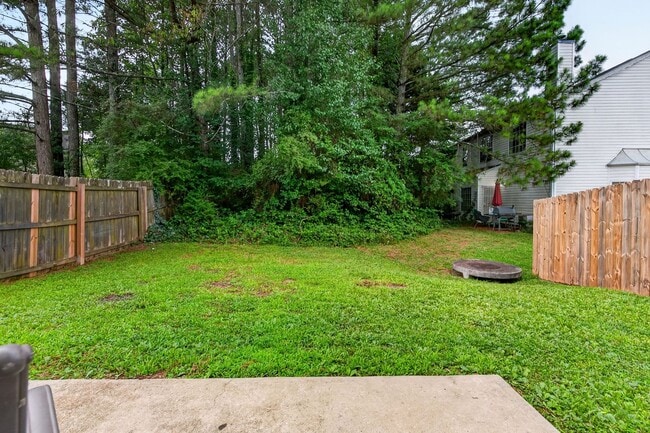 Building Photo - 5495 Hampton Ct
