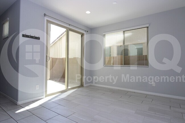 Building Photo - 2092 E Lantana Dr