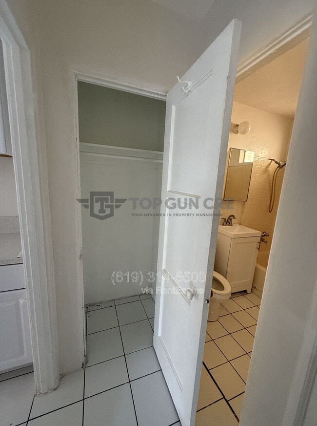 Building Photo - 4050-58 42nd St