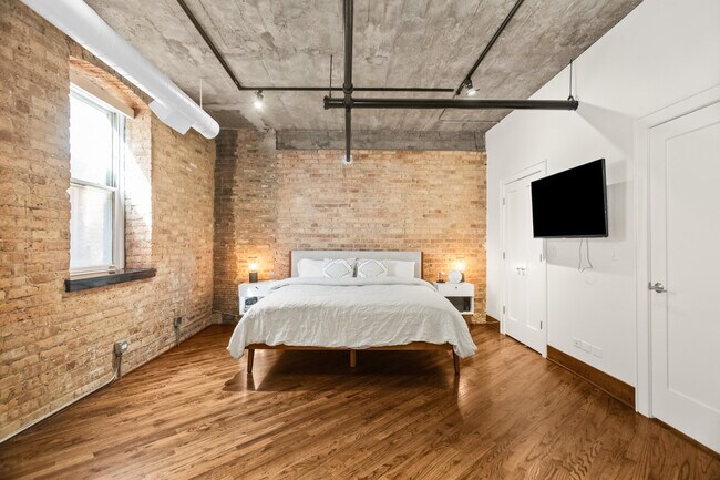 Building Photo - 1830 Ridge Ave