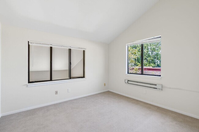 Building Photo - North Berkeley Condo – Steps from Campus w...