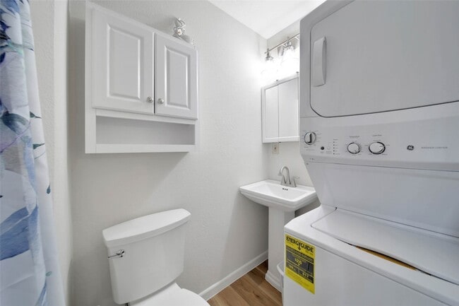 Building Photo - 4072 TX-105