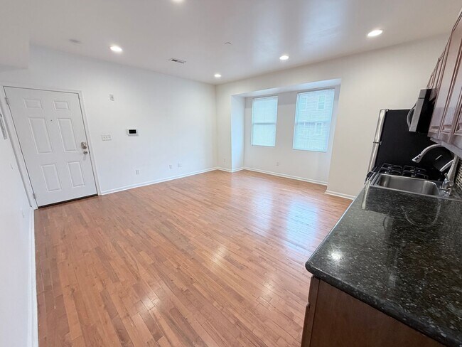 Building Photo - 601 N 39th St