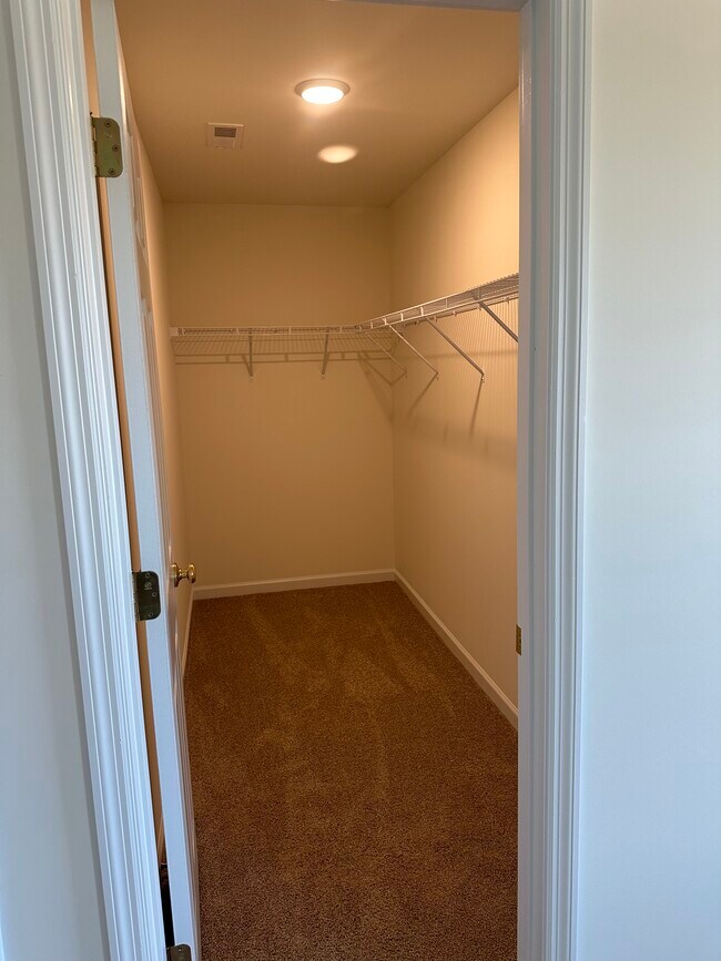 Building Photo - 706 Courtshire Crossing