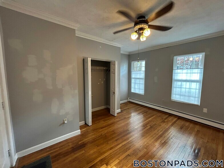 Building Photo - 120 Highland St