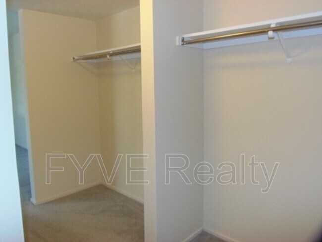 Building Photo - 751 Worthington Forest Pl